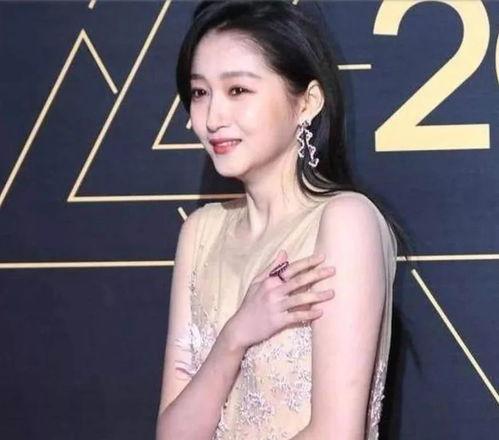 明星网红穿透明衣服,明星网红透明装秀风采