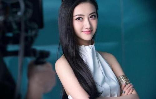 明星网红助阵的原因分析,明星网红助阵背后的商业动机与品牌效应解析