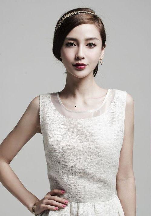 明星网红推荐月子服品牌,明星追捧——揭秘热门月子服品牌排行榜