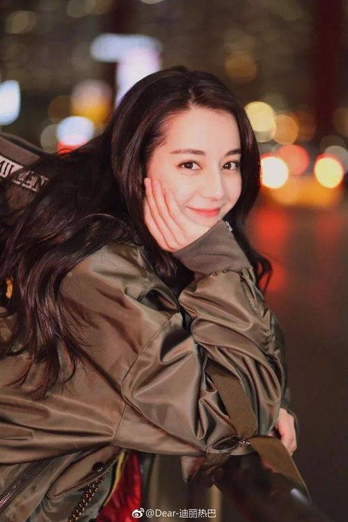 明星网红同款边夹,潮流必备单品解析